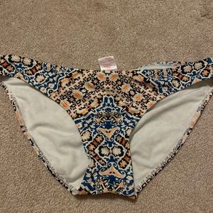 Bikini bottoms large